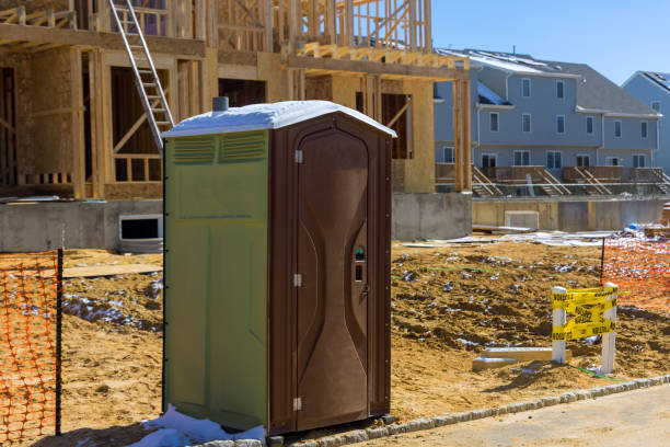 Best Portable bathroom rental  in Lake Fenton, MI