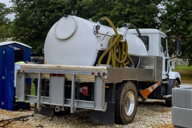 Portable Toilet Options We Offer in Lake Fenton, MI